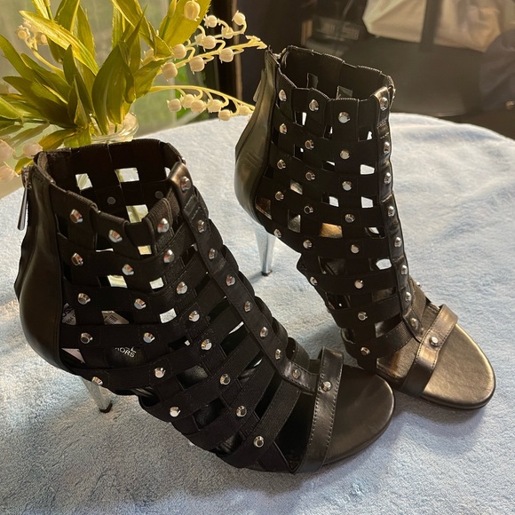 MICHAEL Michael Kors Brand New shoes heels. Size 8 - Picture 10 of 10